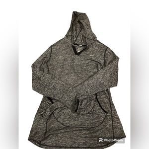 Women’s Nike pull over shirt
